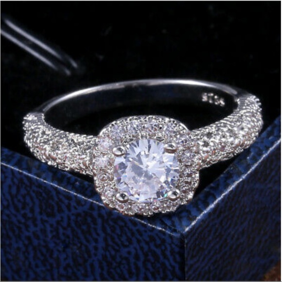 NEW Gorgeous 925 Sterling Silver Ring - Picture 1 of 12